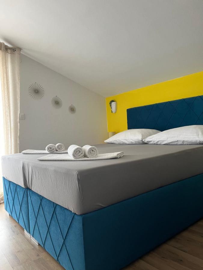 Guesthouse Villa Jurisic Novalja Bagian luar foto