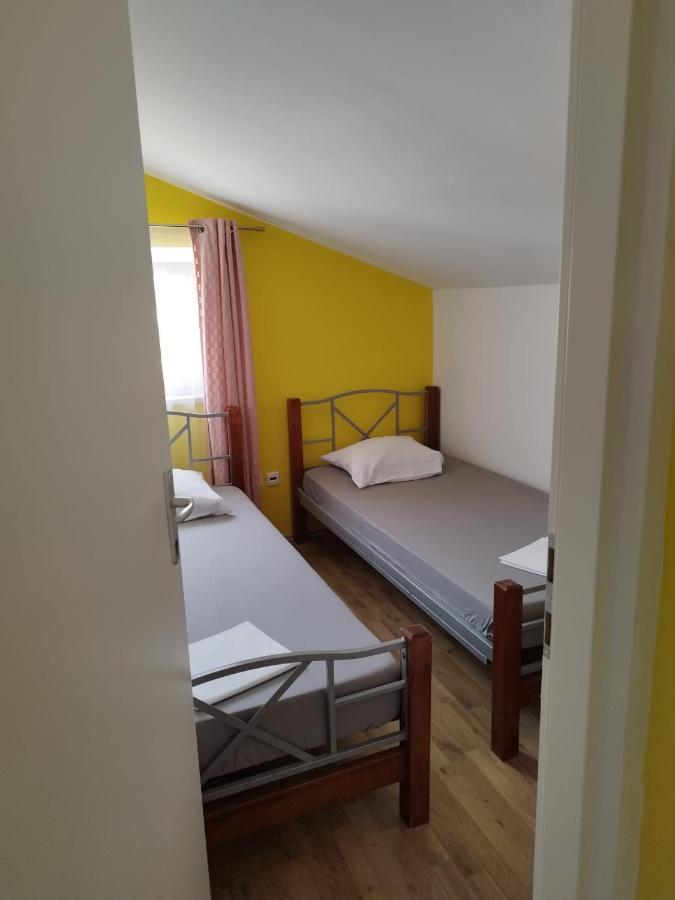 Guesthouse Villa Jurisic Novalja Bagian luar foto