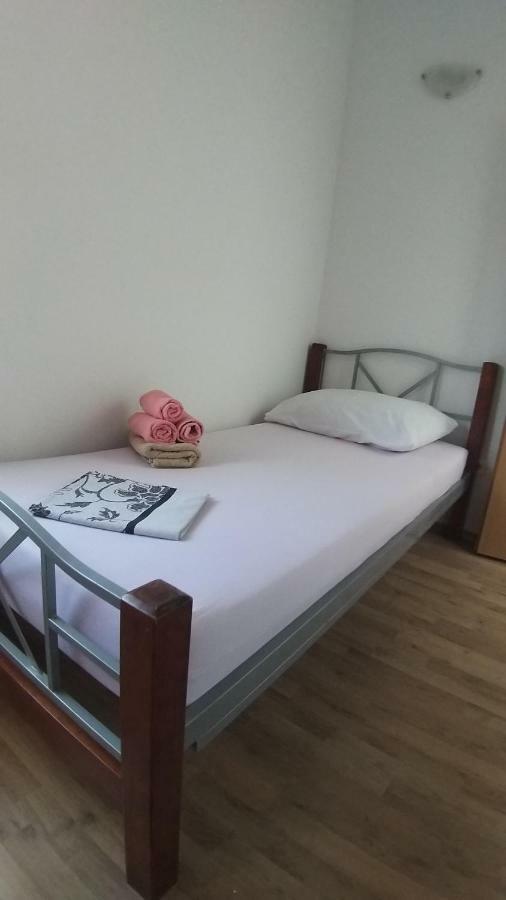 Guesthouse Villa Jurisic Novalja Bagian luar foto